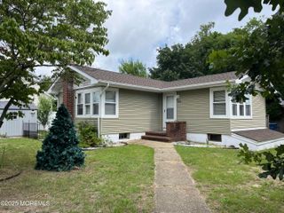 551 Capstan Avenue, Beachwood, NJ 08722