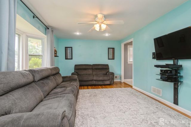 29 De Stefano Avenue, Spotswood, NJ 08884