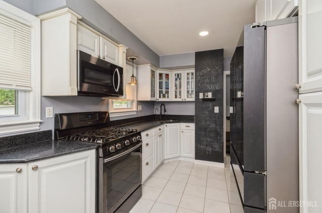29 De Stefano Avenue, Spotswood, NJ 08884