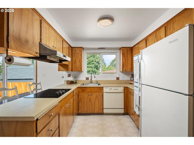 15833 Se NAEF Ct, Milwaukie, OR 97267