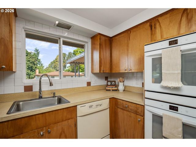15833 Se NAEF Ct, Milwaukie, OR 97267