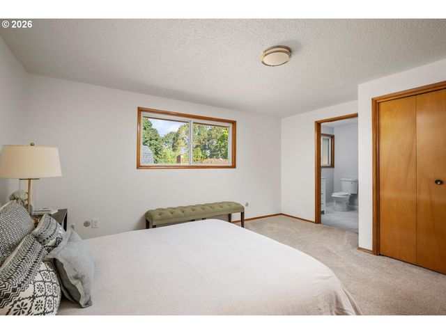 15833 Se NAEF Ct, Milwaukie, OR 97267