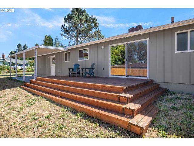 15833 Se NAEF Ct, Milwaukie, OR 97267