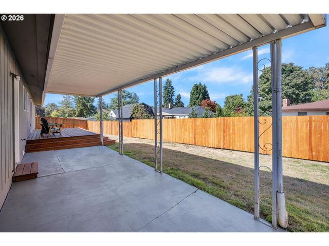 15833 Se NAEF Ct, Milwaukie, OR 97267