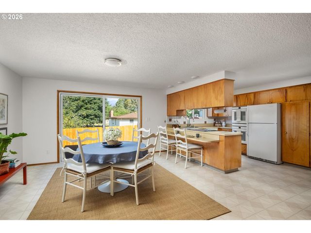 15833 Se NAEF Ct, Milwaukie, OR 97267