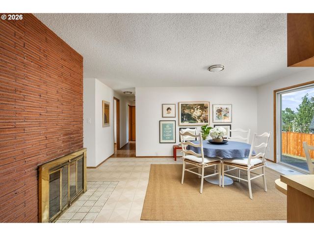 15833 Se NAEF Ct, Milwaukie, OR 97267