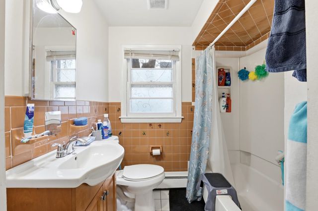 1069 Hayward Street, Manchester, NH 03103