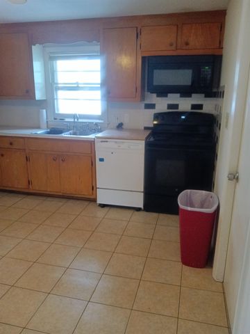 1069 Hayward Street, Manchester, NH 03103