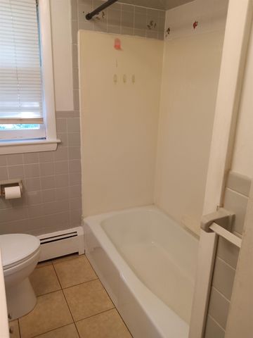 1069 Hayward Street, Manchester, NH 03103