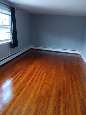 1069 Hayward Street, Manchester, NH 03103