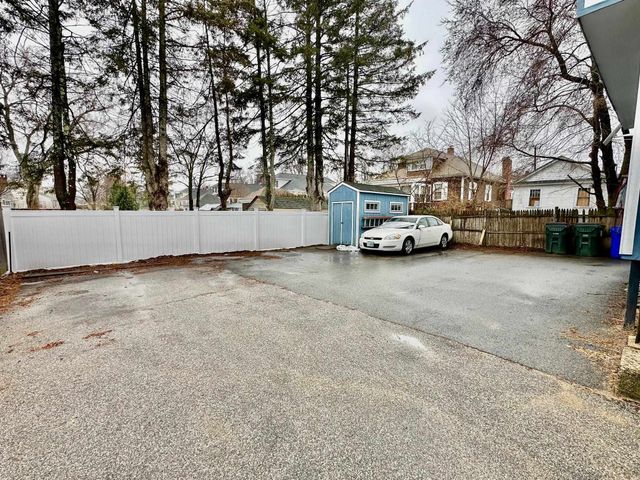 1069 Hayward Street, Manchester, NH 03103