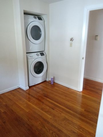 1069 Hayward Street, Manchester, NH 03103