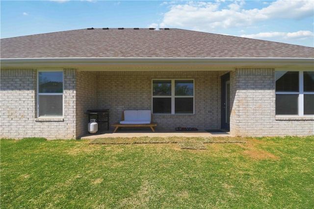 641 Hayden James Street, Prairie Grove, AR 72753