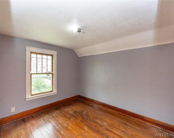 2215 South Avenue, Niagara Falls, NY 14305