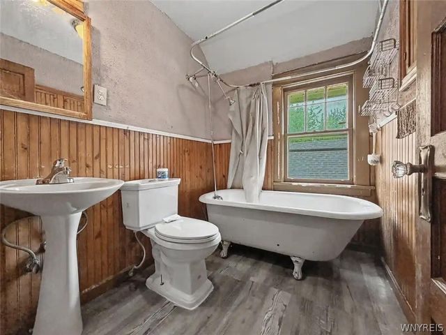 2215 South Avenue, Niagara Falls, NY 14305