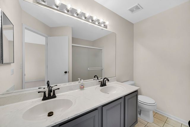 1655 Geneva Drive 1655, Wheeling, IL 60090