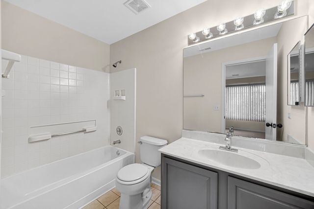 1655 Geneva Drive 1655, Wheeling, IL 60090