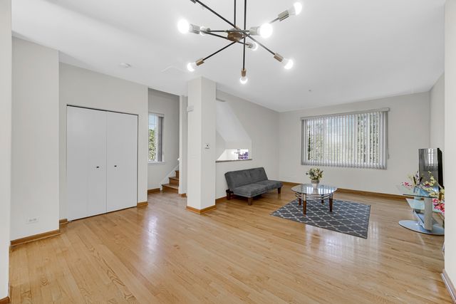 1655 Geneva Drive 1655, Wheeling, IL 60090