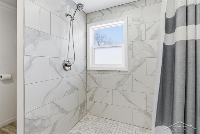 3812 N Saginaw Road, Midland, MI 48640