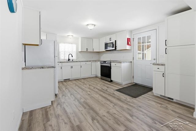 3812 N Saginaw Road, Midland, MI 48640