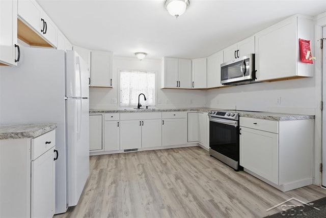 3812 N Saginaw Road, Midland, MI 48640