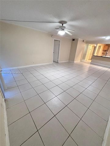 430 Commodore Dr 104, Plantation, FL 33325