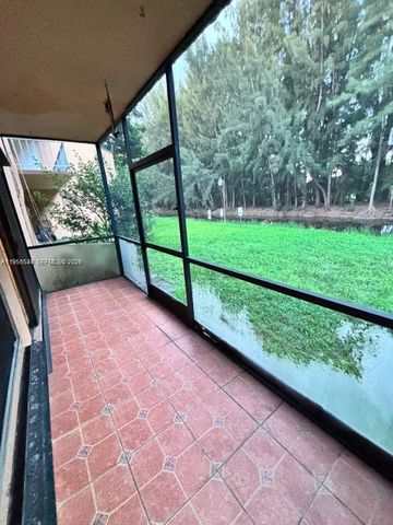 430 Commodore Dr 104, Plantation, FL 33325