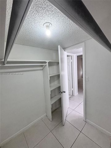 430 Commodore Dr 104, Plantation, FL 33325