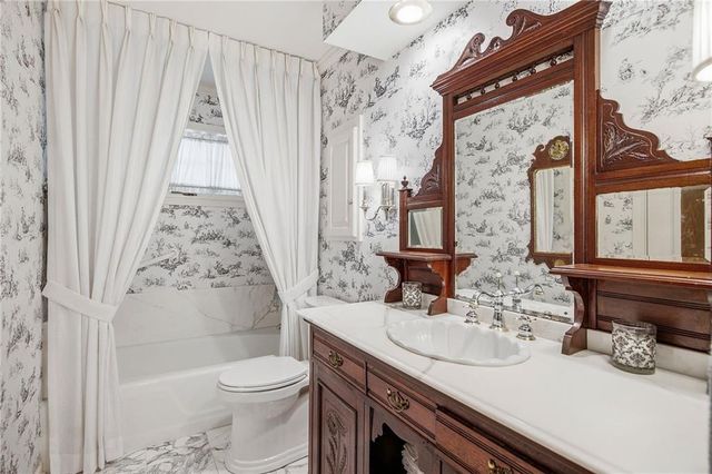 11101 BELLEVIEW Avenue, Kansas City, MO 64114