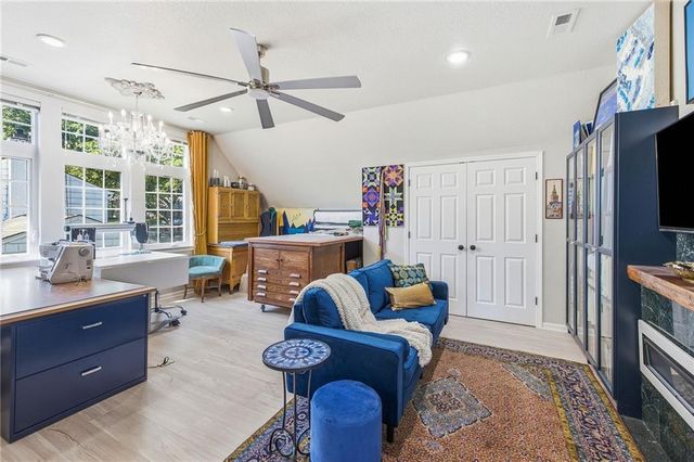 11101 BELLEVIEW Avenue, Kansas City, MO 64114