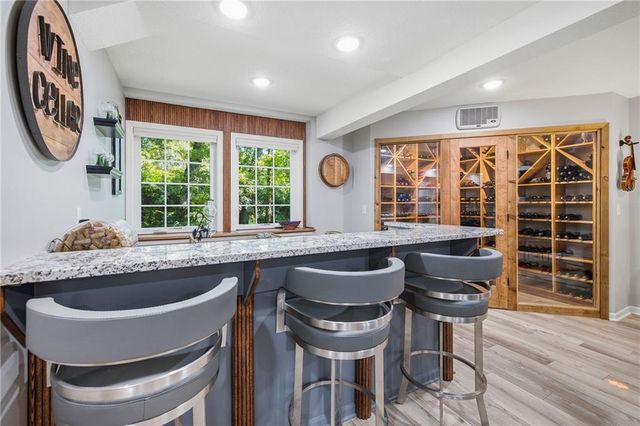 11101 BELLEVIEW Avenue, Kansas City, MO 64114