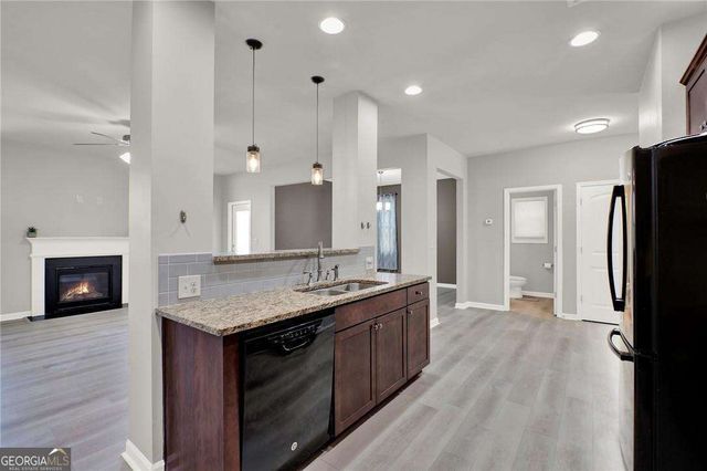 124 Freedom Drive, Acworth, GA 30102