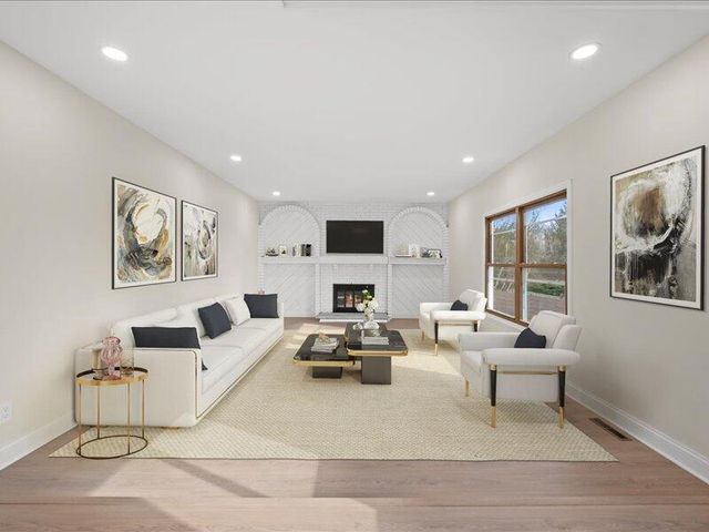 680 Forest Grove LANE, Brookfield, WI 53005