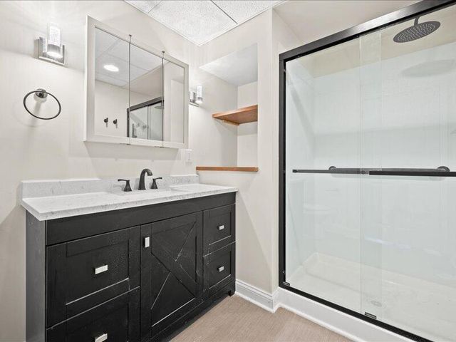 680 Forest Grove LANE, Brookfield, WI 53005