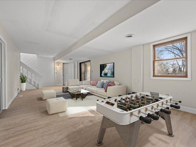 680 Forest Grove LANE, Brookfield, WI 53005