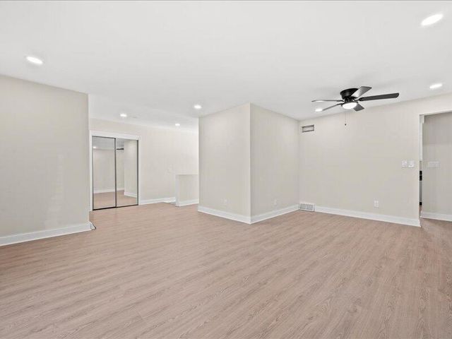 680 Forest Grove LANE, Brookfield, WI 53005