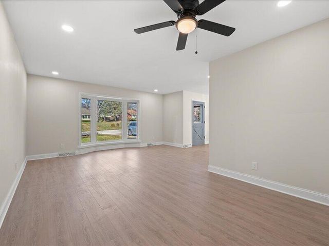 680 Forest Grove LANE, Brookfield, WI 53005