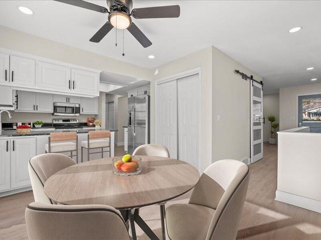 680 Forest Grove LANE, Brookfield, WI 53005