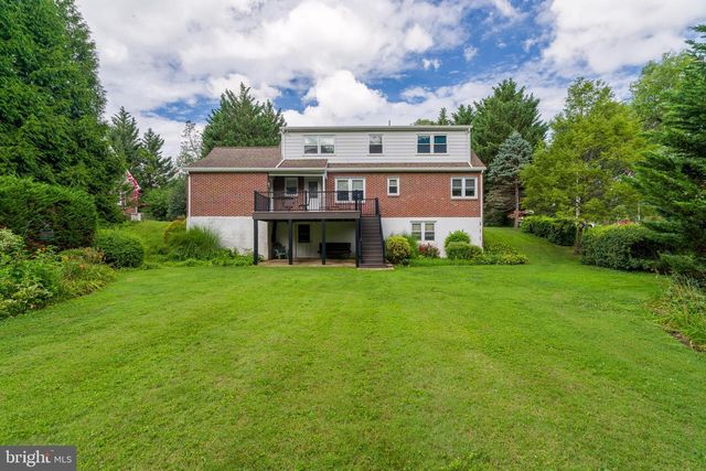 428 MANOR AVE, Millersville, PA 17551