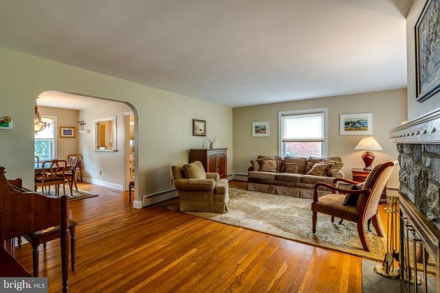 428 MANOR AVE, Millersville, PA 17551