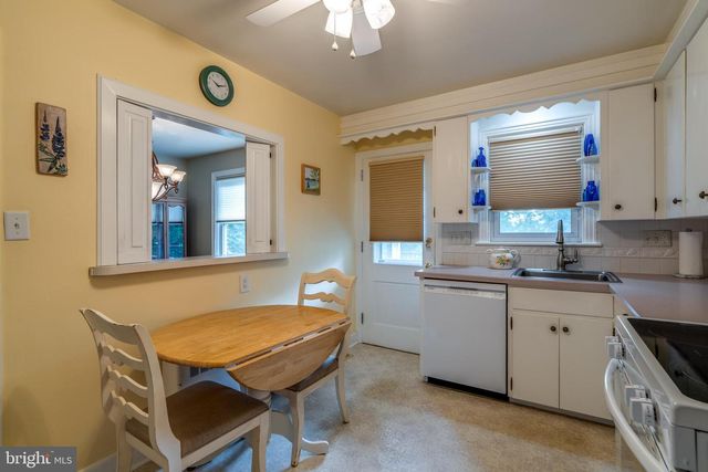 428 MANOR AVE, Millersville, PA 17551