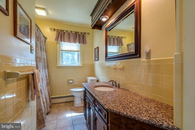 428 MANOR AVE, Millersville, PA 17551