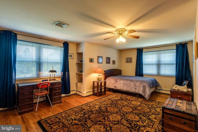 428 MANOR AVE, Millersville, PA 17551