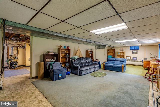 428 MANOR AVE, Millersville, PA 17551