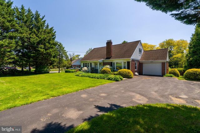 428 MANOR AVE, Millersville, PA 17551