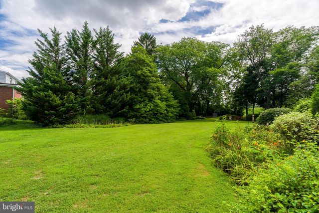 428 MANOR AVE, Millersville, PA 17551