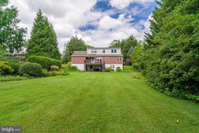 428 MANOR AVE, Millersville, PA 17551