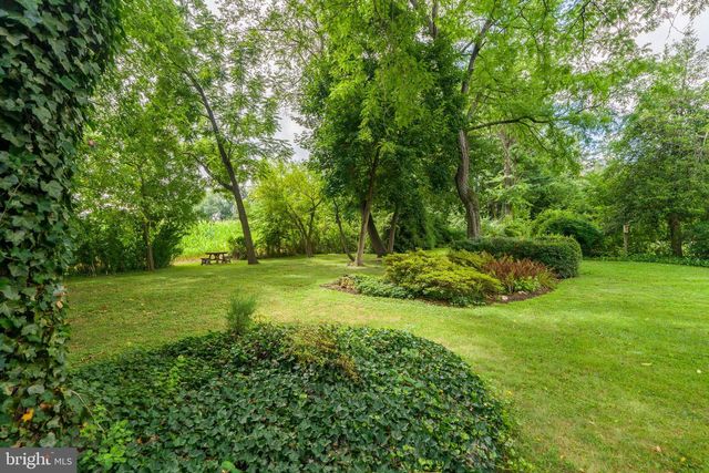 428 MANOR AVE, Millersville, PA 17551