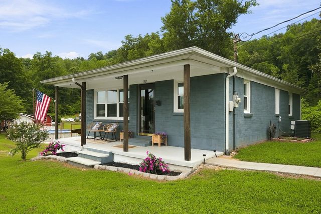 307 Miller St, Livingston, TN 38570