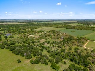 553 Starfire LN, Holland, TX 76534